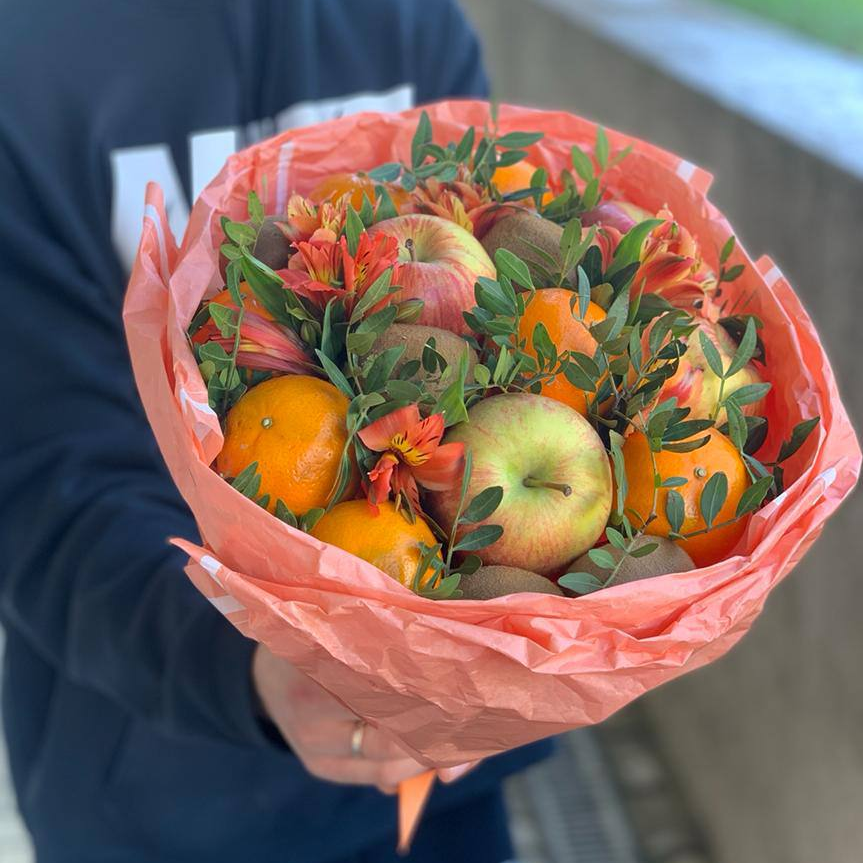 Букет из свежих фруктов