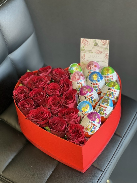 Валентинка с любовью и сладости