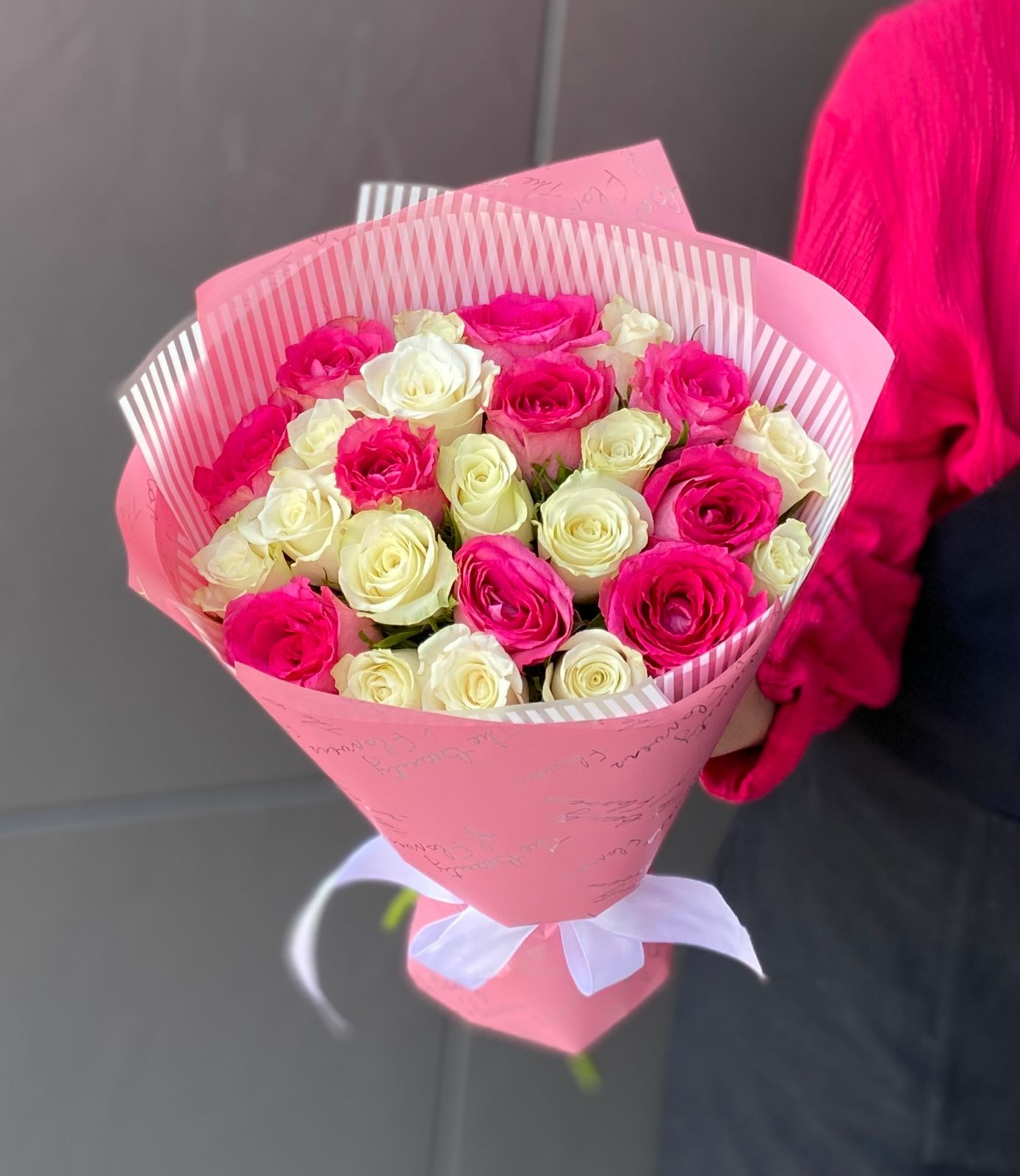 21 кенийская роза в оформление нежном