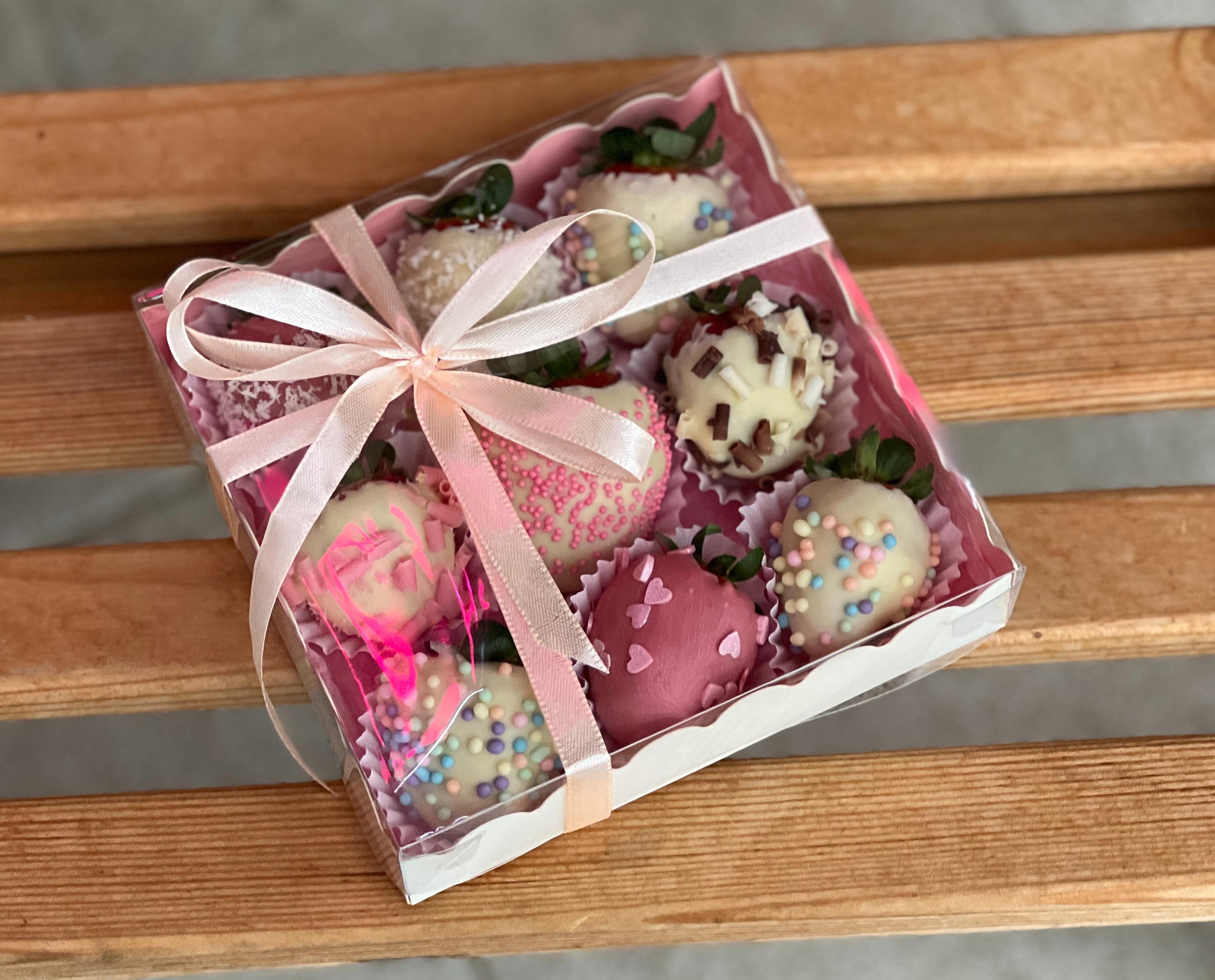 Набор из 9 клубник в шоколаде