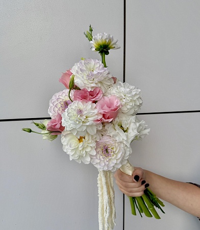 Свадебный букет с эустомой и гергинами