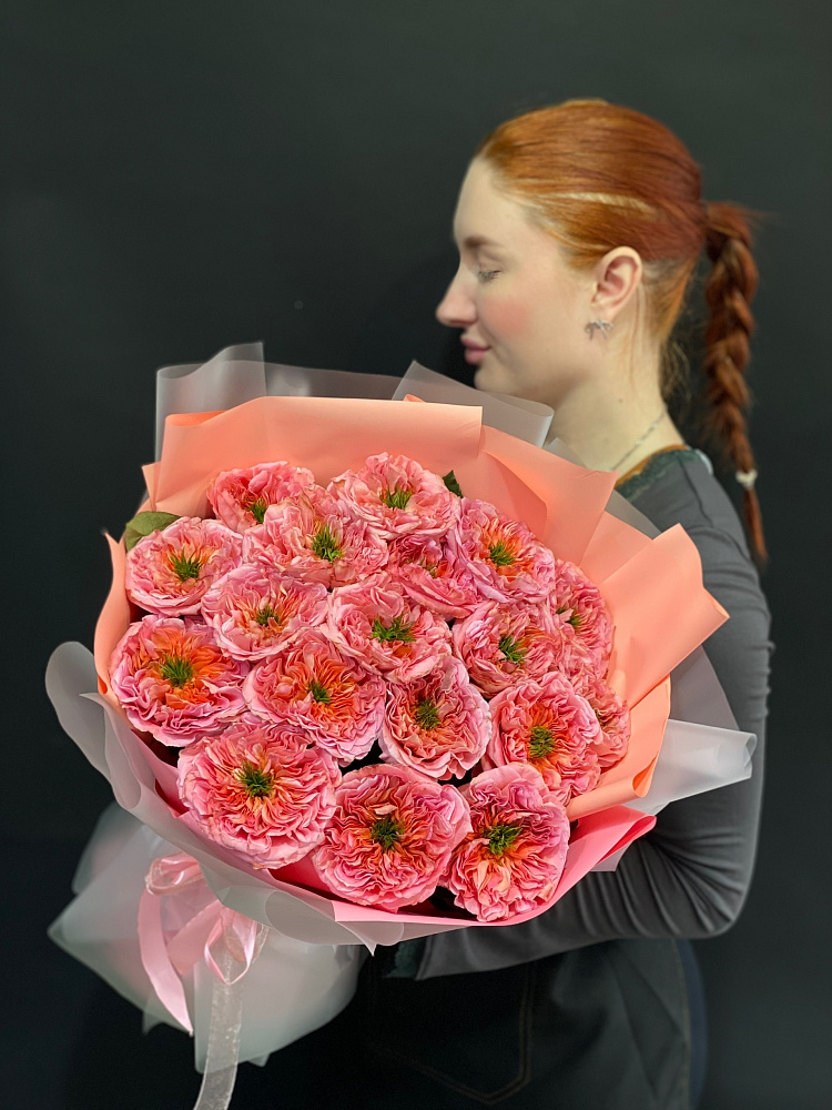 19 пионовидных роз сорта мандарин в оформление