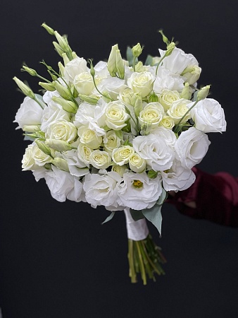 Авторский свадебный букет с кустовой розой