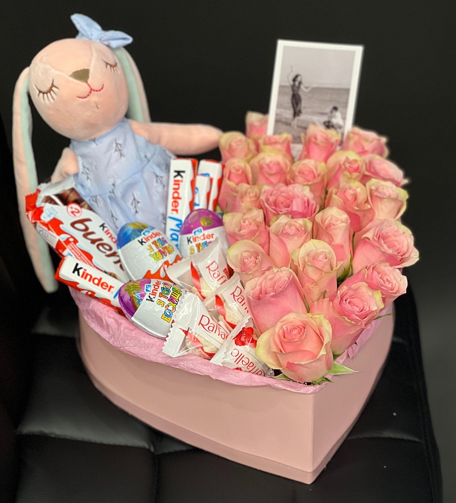 Цветы + сладости + игрушка