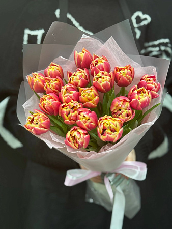 19 пионовидных тюльпанов в оформление