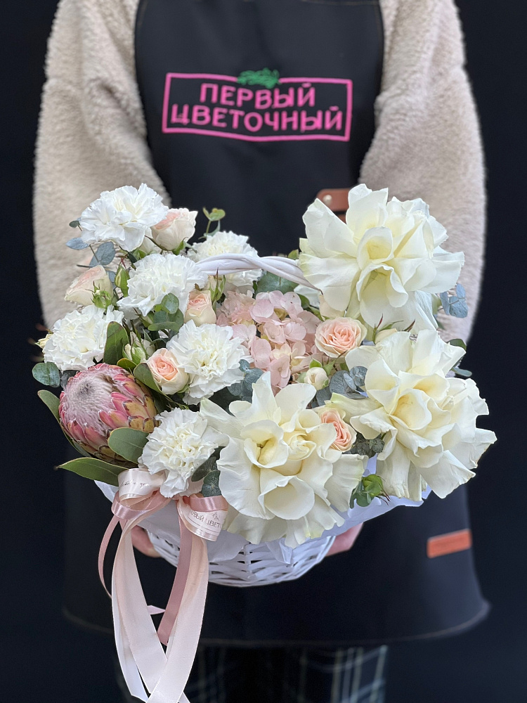 Авторская корзина с протеей
