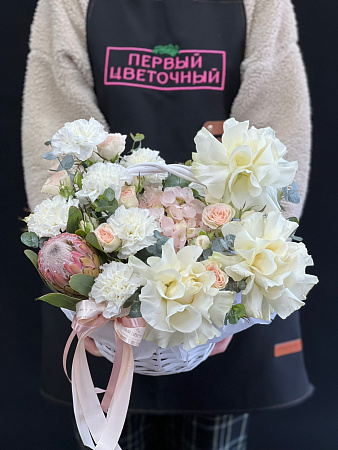 Авторская корзина с протеей