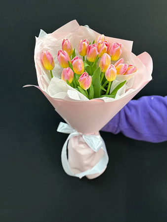 15 розовых  тюльпанов в оформление