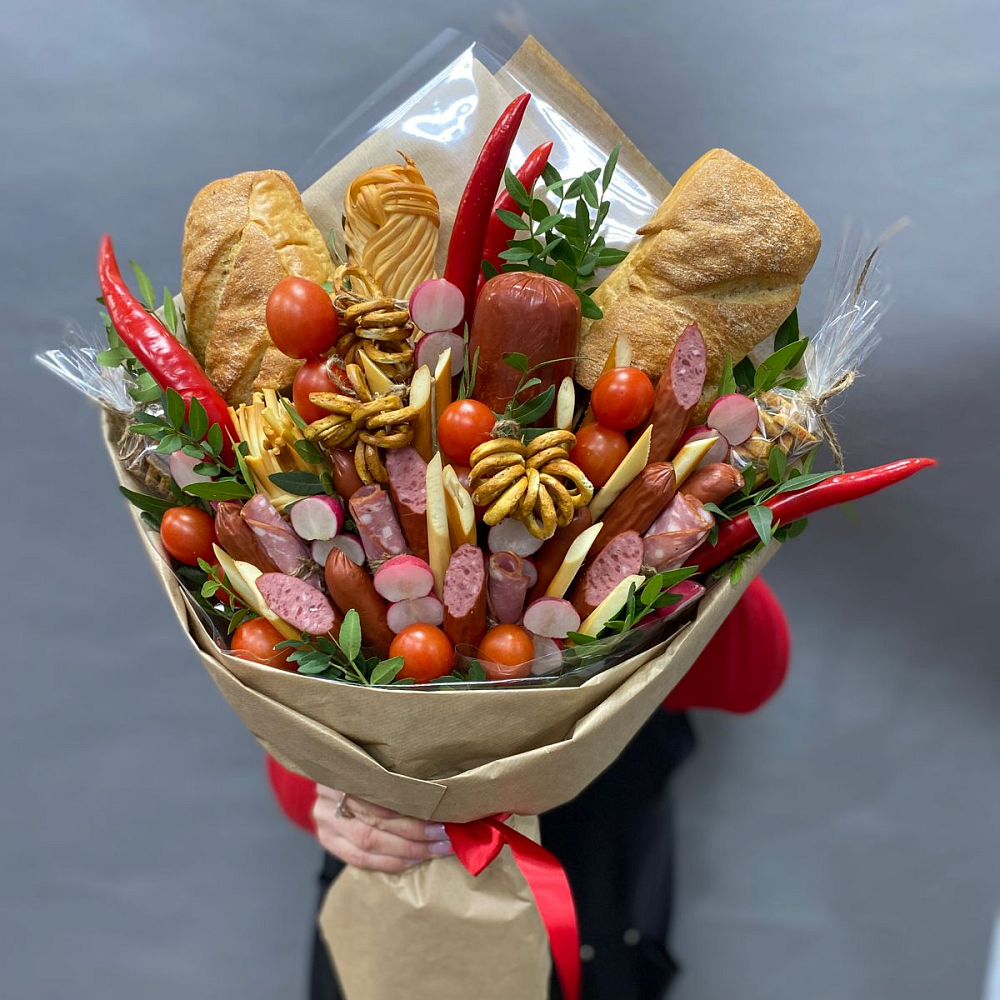 Мужской букет с закусками 