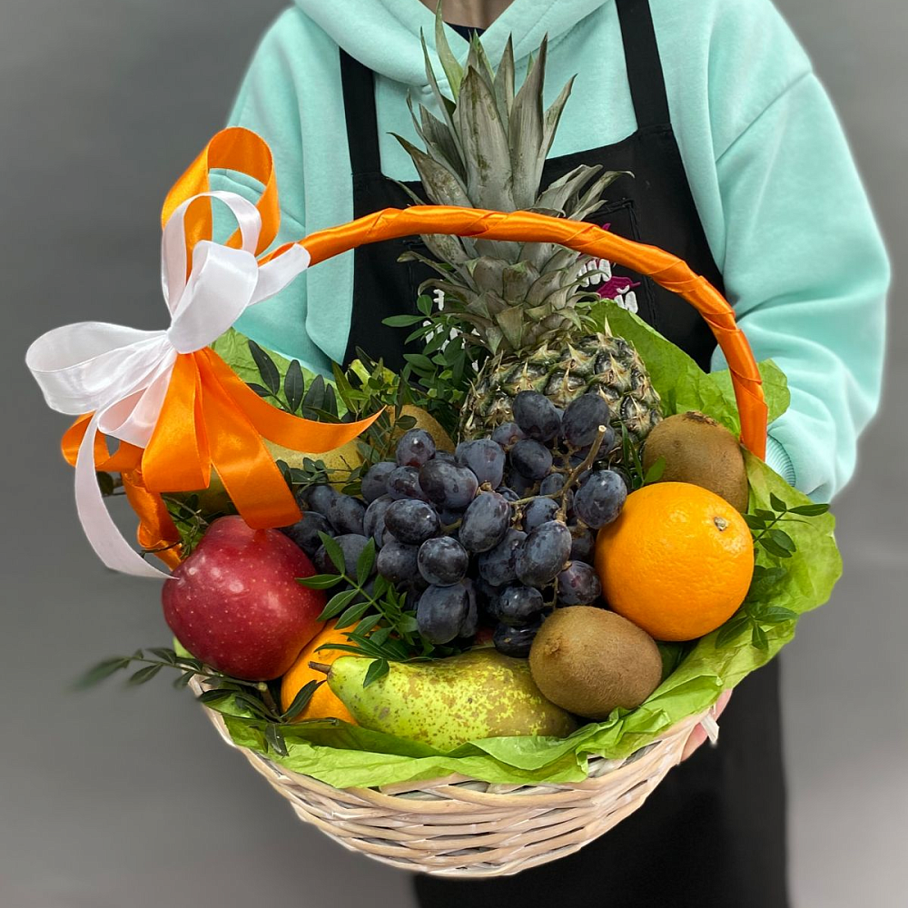 Корзина с фруктами
