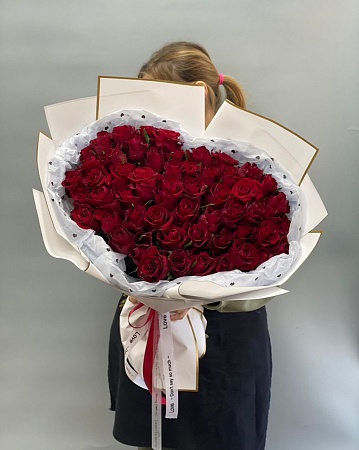 Сердце из 55 роз