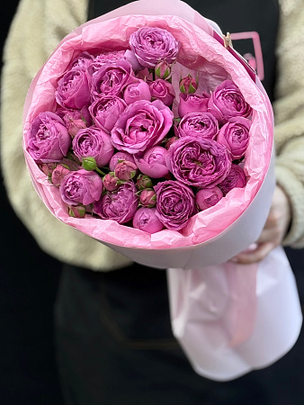 5 кустовых роз в оформление