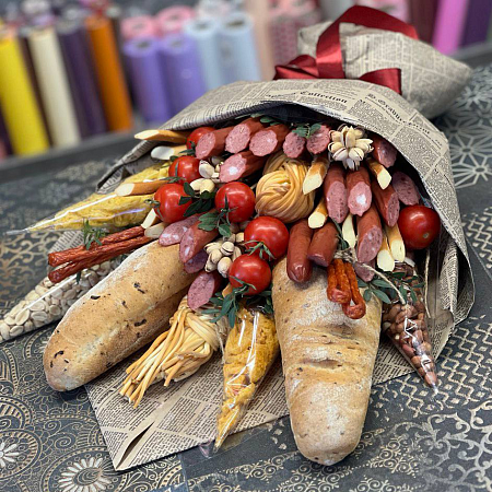 Мужской букет с колбасами и сосисками