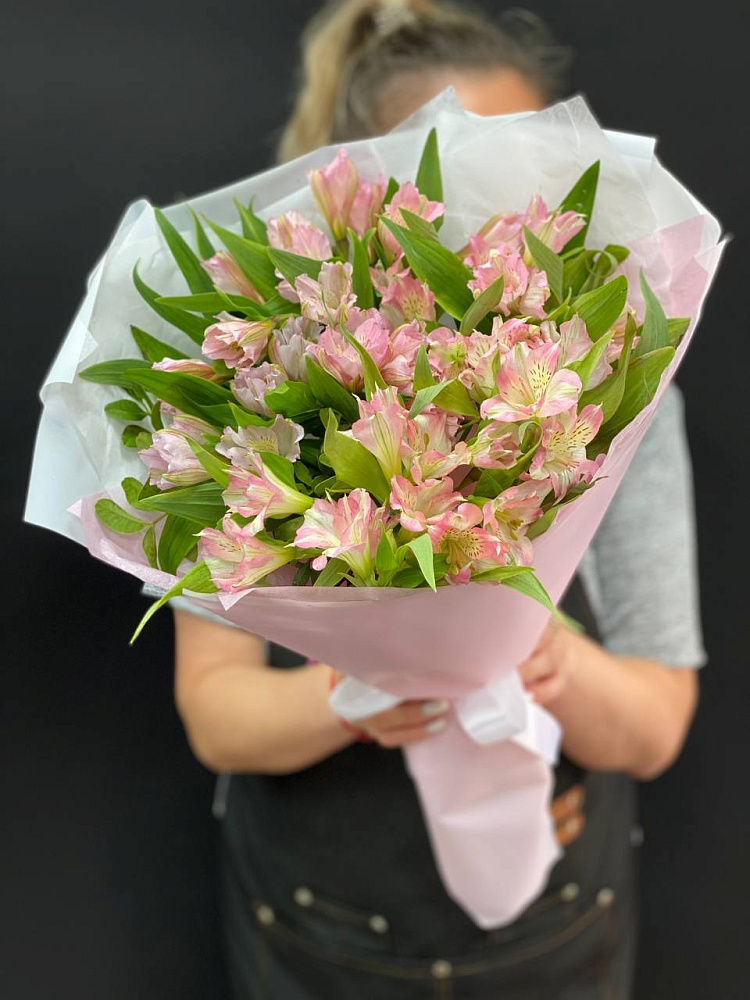 11 альстромерий в оформление