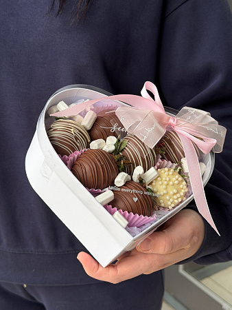 Сладкая клубника в шоколаде